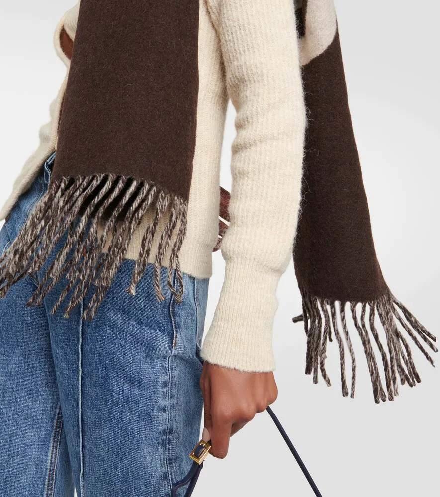 Écharpe scarf in virgin wool with Jacquemus logo, brown